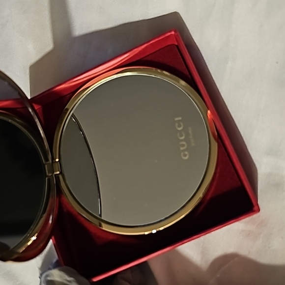 NIB Gucci compact mirror - Picture 2 of 5